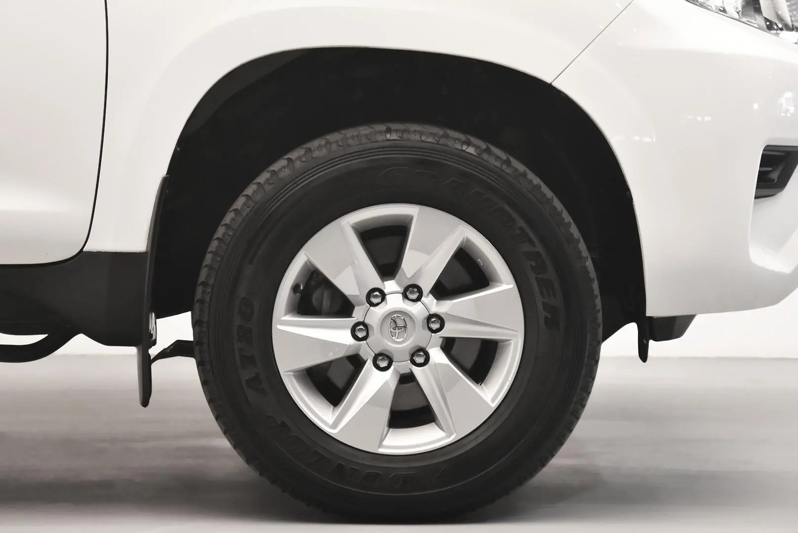 2023 Toyota Landcruiser Prado Gallery Image 21