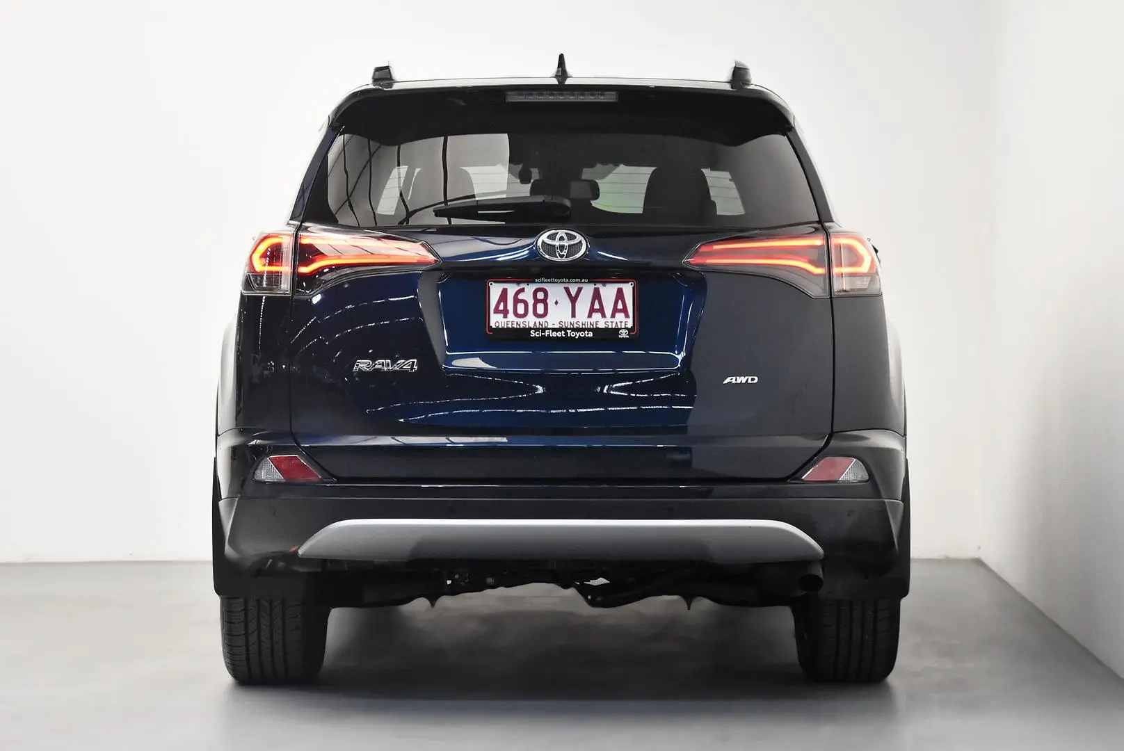 2018 Toyota RAV4 Gallery Image 6