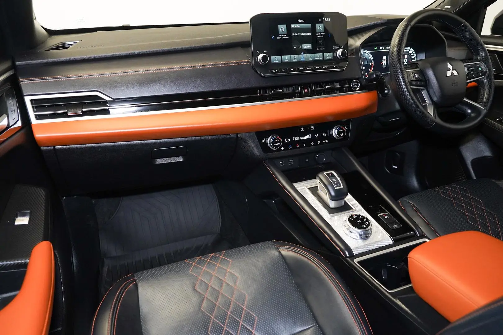 2023 Mitsubishi Outlander Gallery Image 9