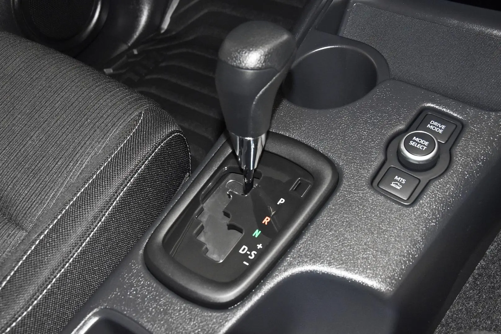 2025 Toyota Hilux Gallery Image 14