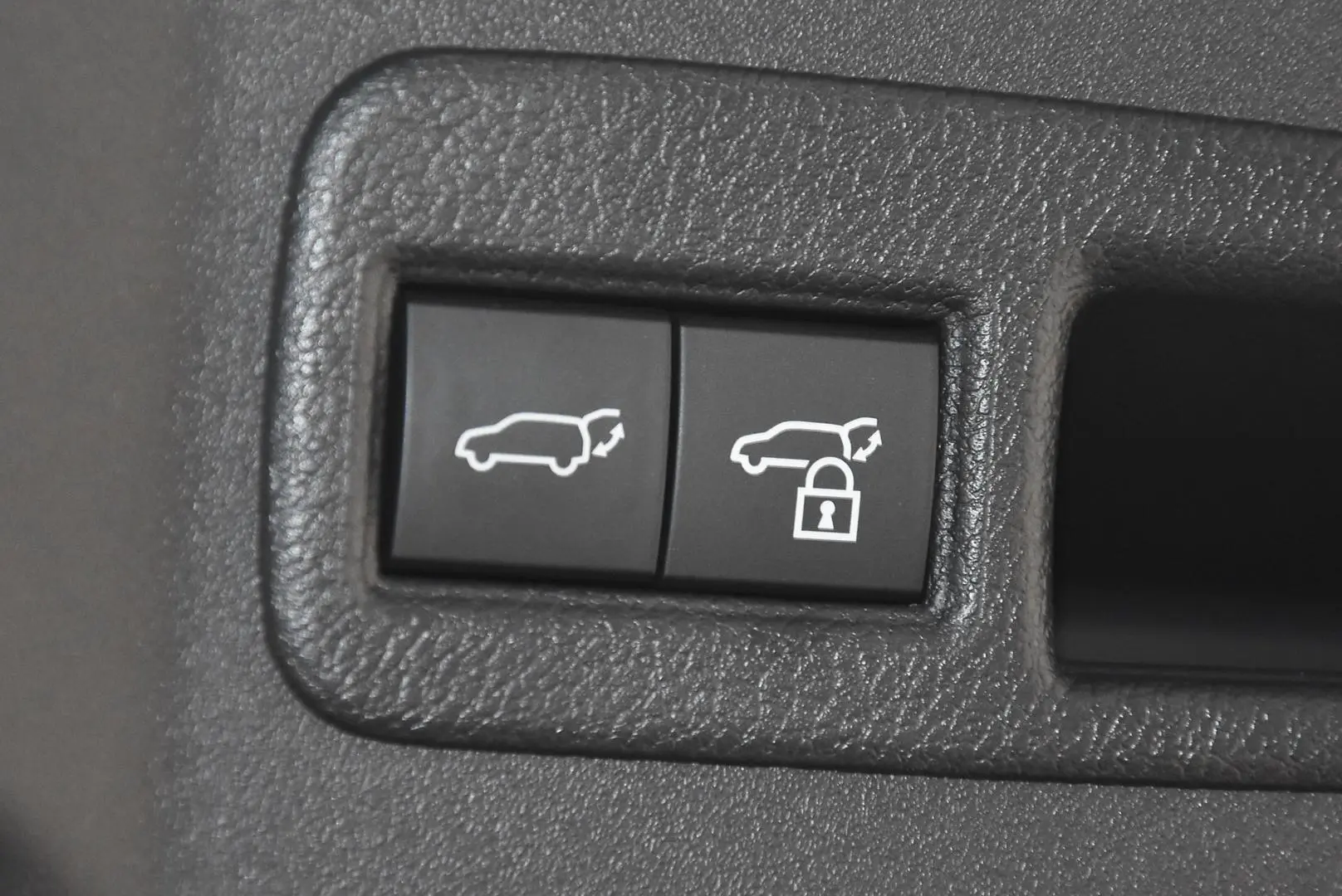 2024 Toyota bZ4X Gallery Image 21