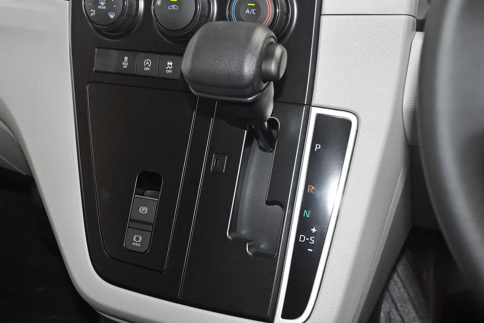 2025 Toyota Hiace Gallery Image 13