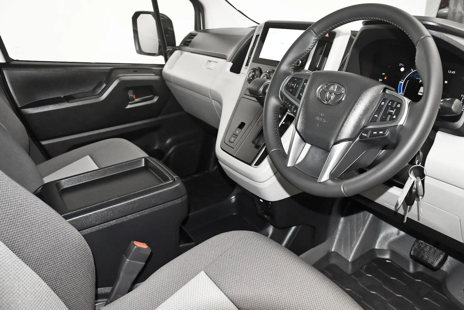 2025 Toyota Hiace Gallery Image 8