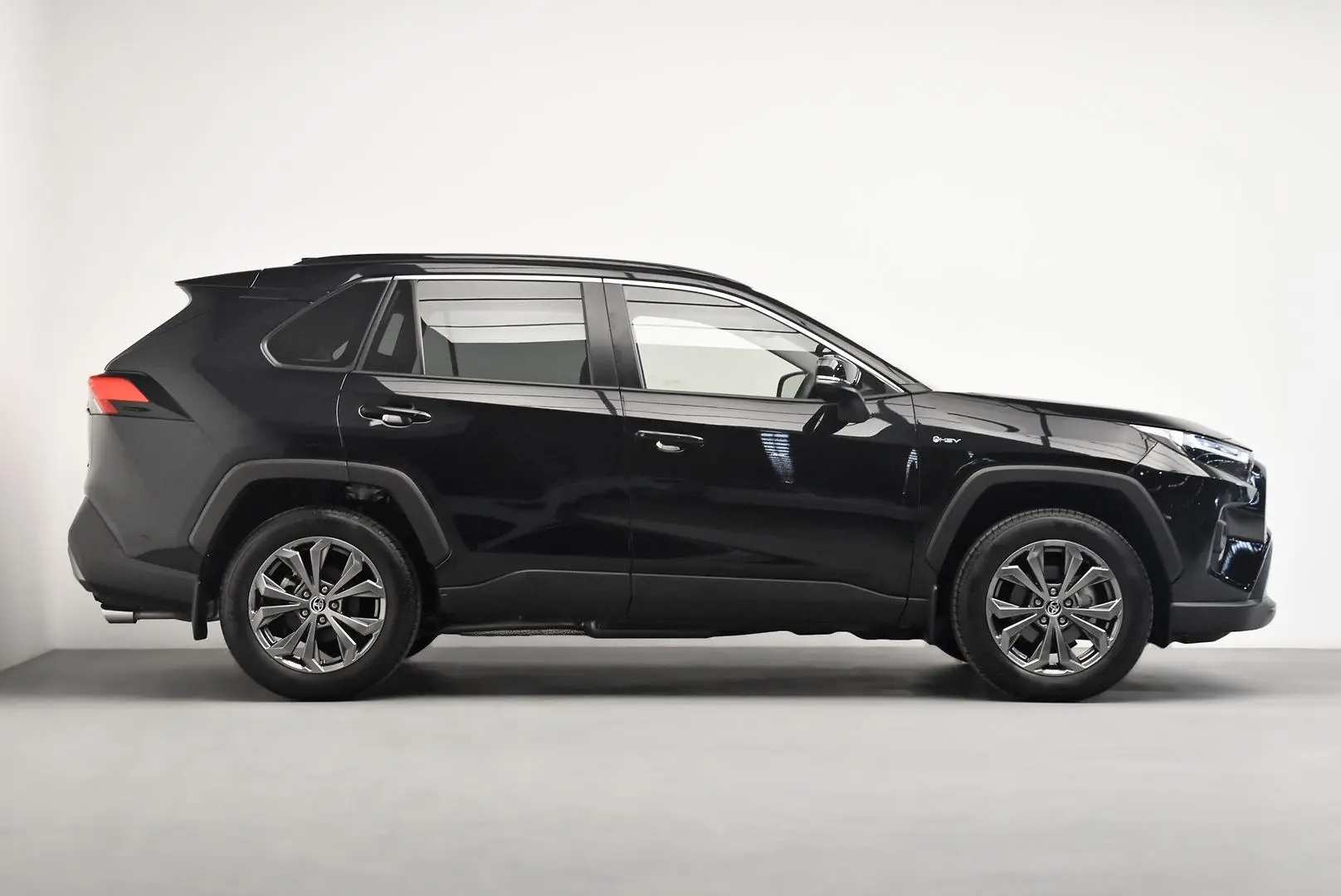 2025 Toyota RAV4 Gallery Image 3