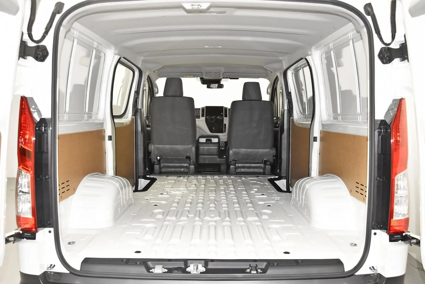 2025 Toyota Hiace Gallery Image 23