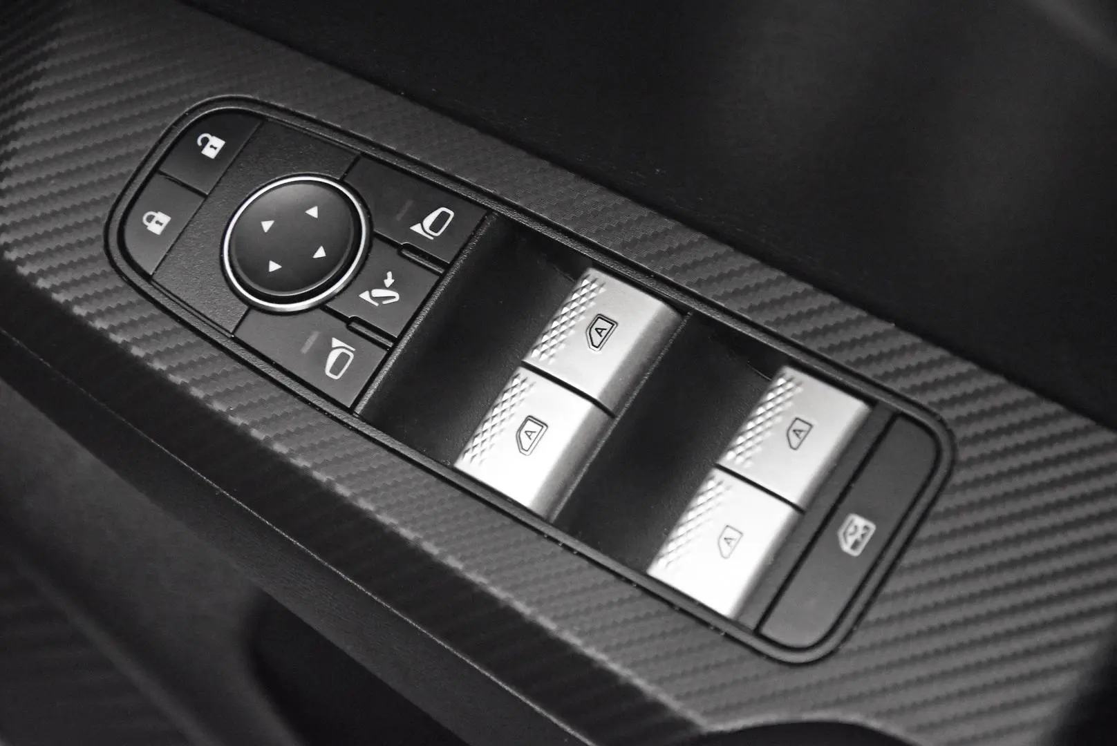 2023 Mitsubishi Outlander Gallery Image 9