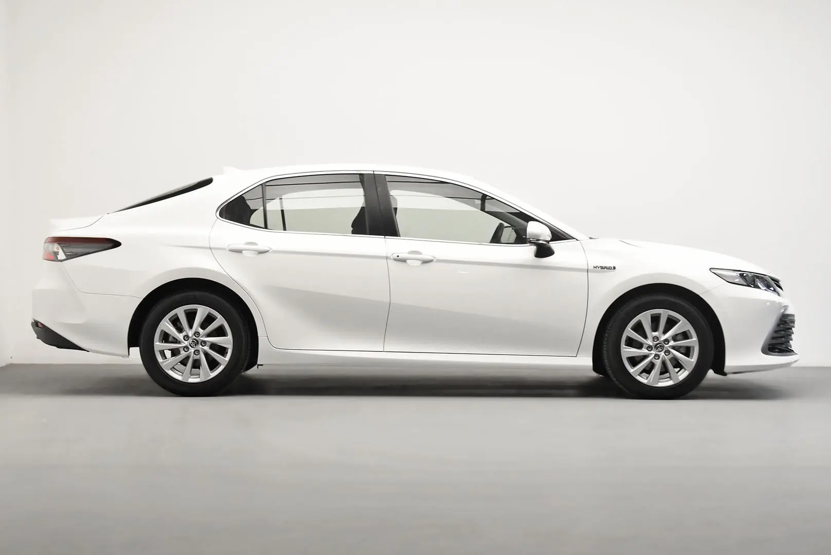 2024 Toyota Camry Gallery Image 3