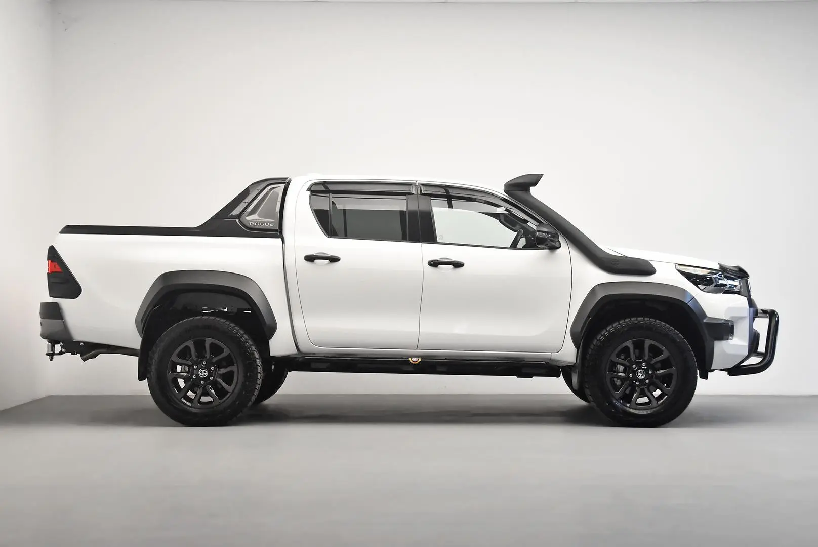 2024 Toyota Hilux Gallery Image 3