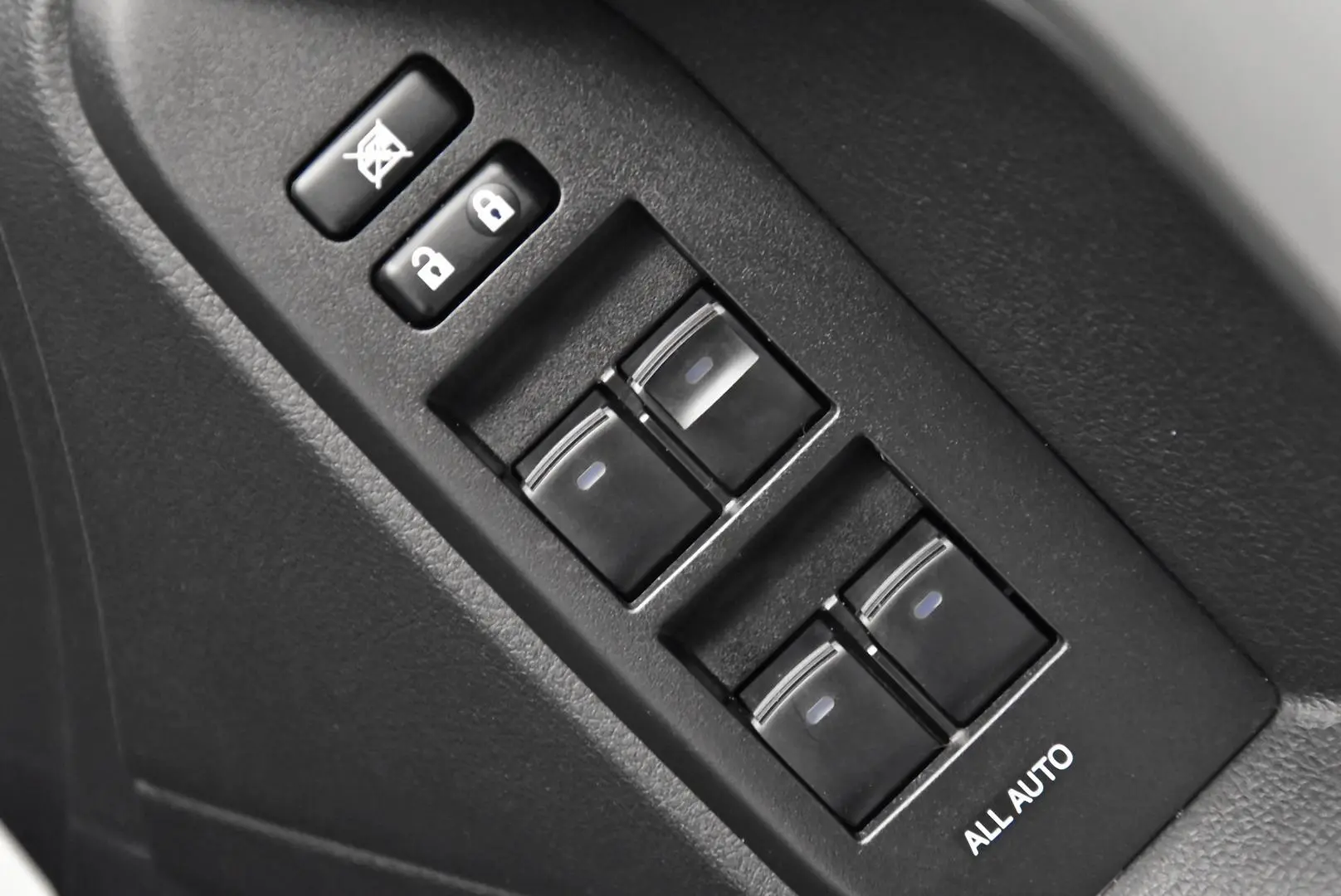 2023 Toyota Landcruiser Prado Gallery Image 8