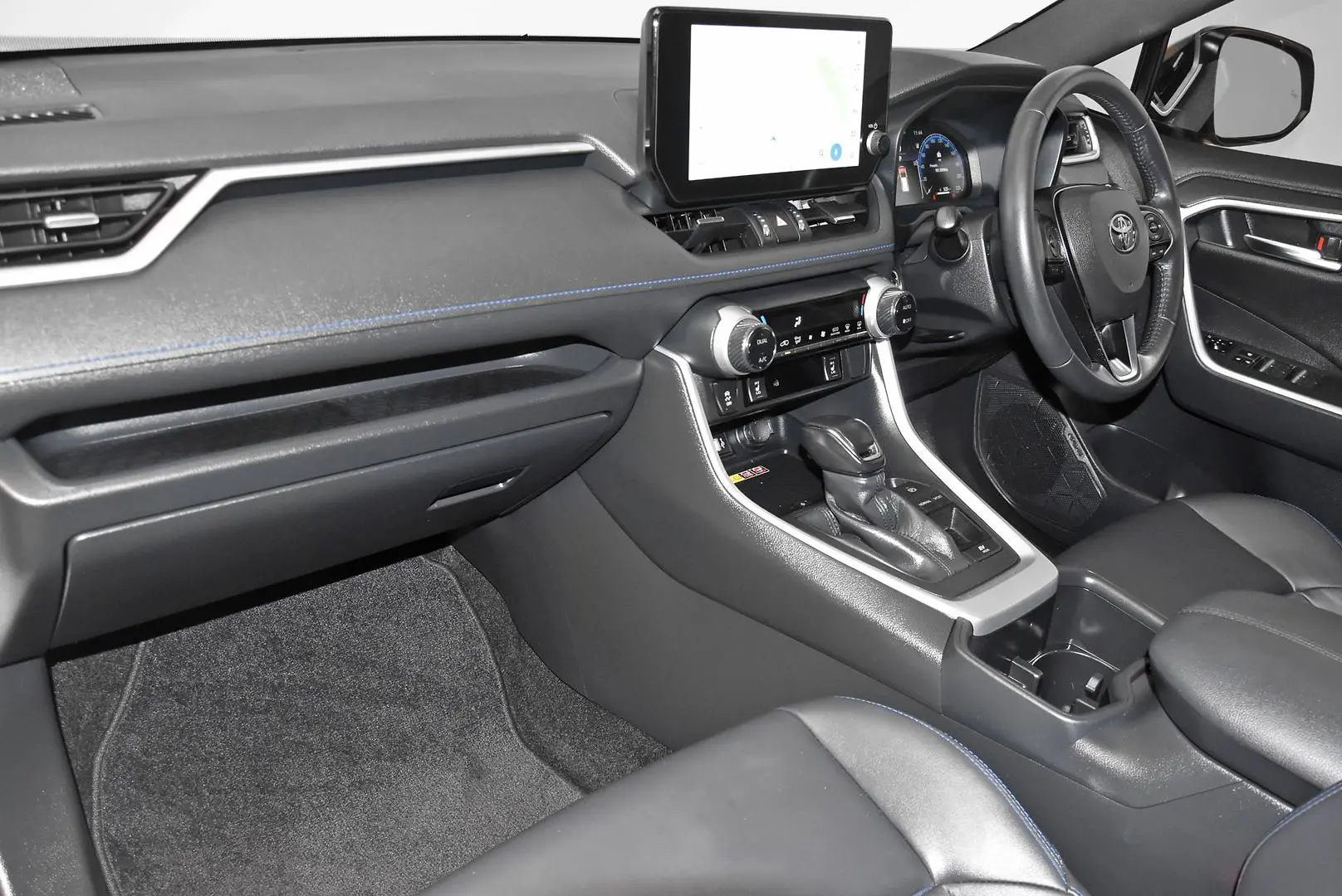 2024 Toyota RAV4 Gallery Image 17