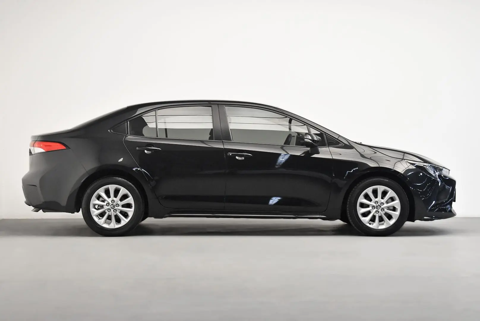 2022 Toyota Corolla Gallery Image 3