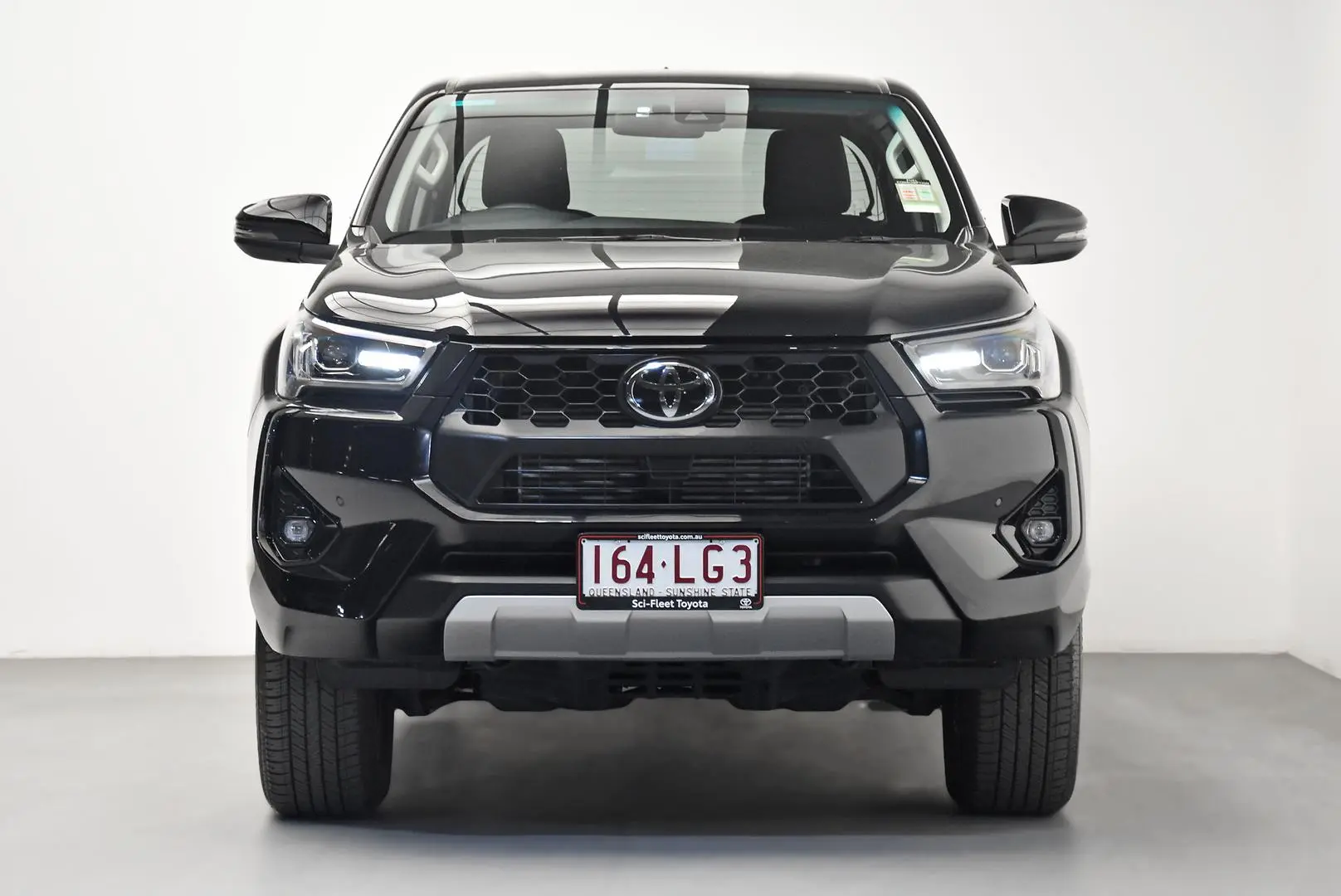 2024 Toyota Hilux Gallery Image 2