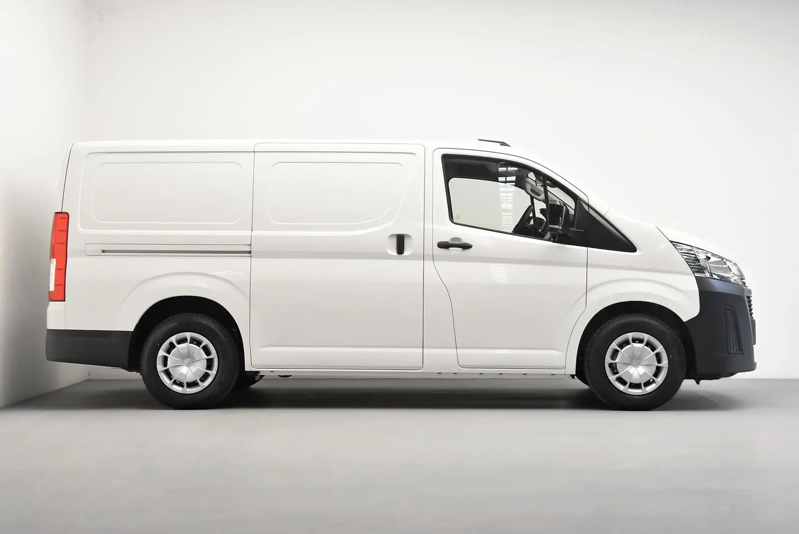 2025 Toyota Hiace Gallery Image 3