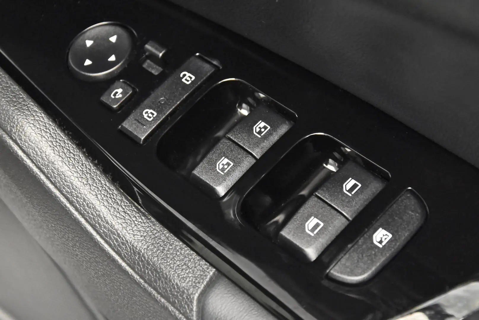 2022 Kia Sportage Gallery Image 9