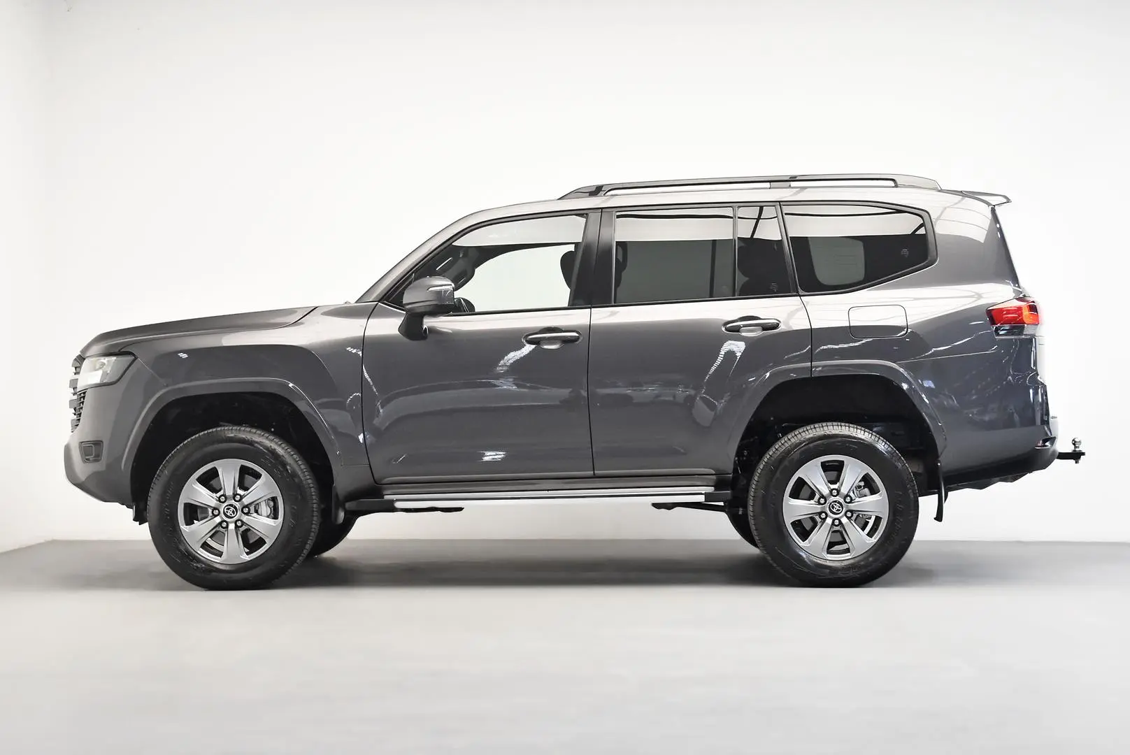 2023 Toyota Landcruiser Gallery Image 4