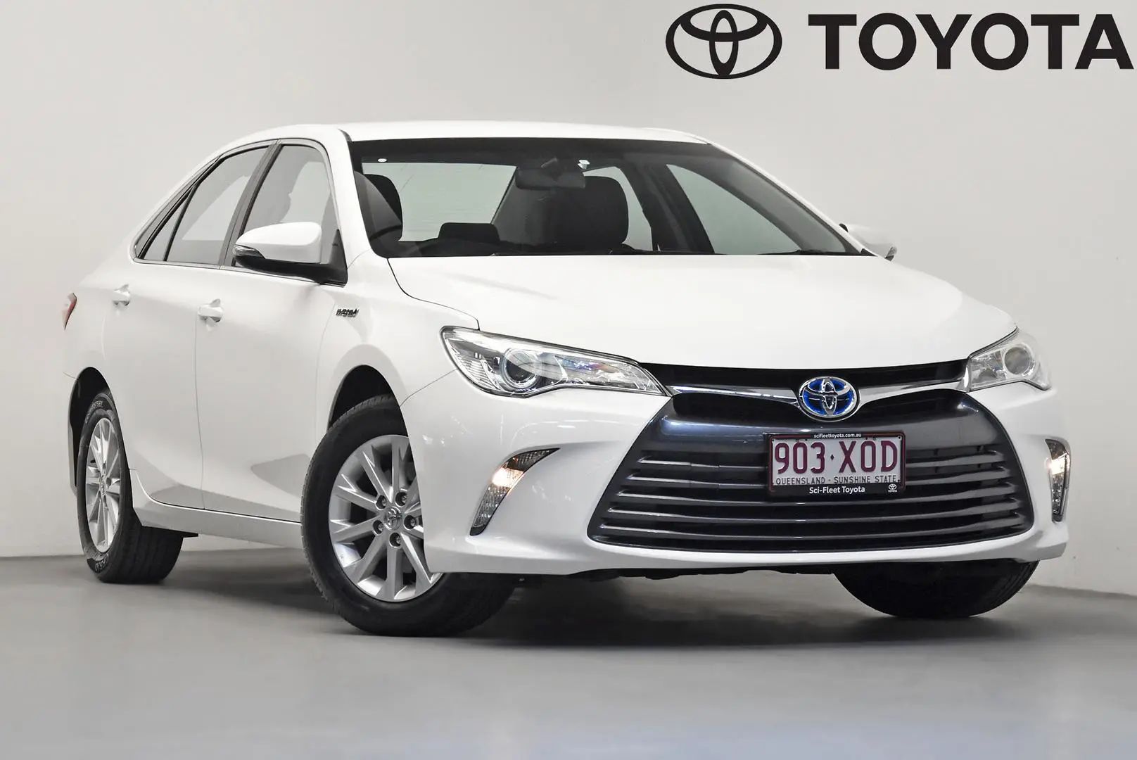 2017 Toyota Camry Gallery Image 1