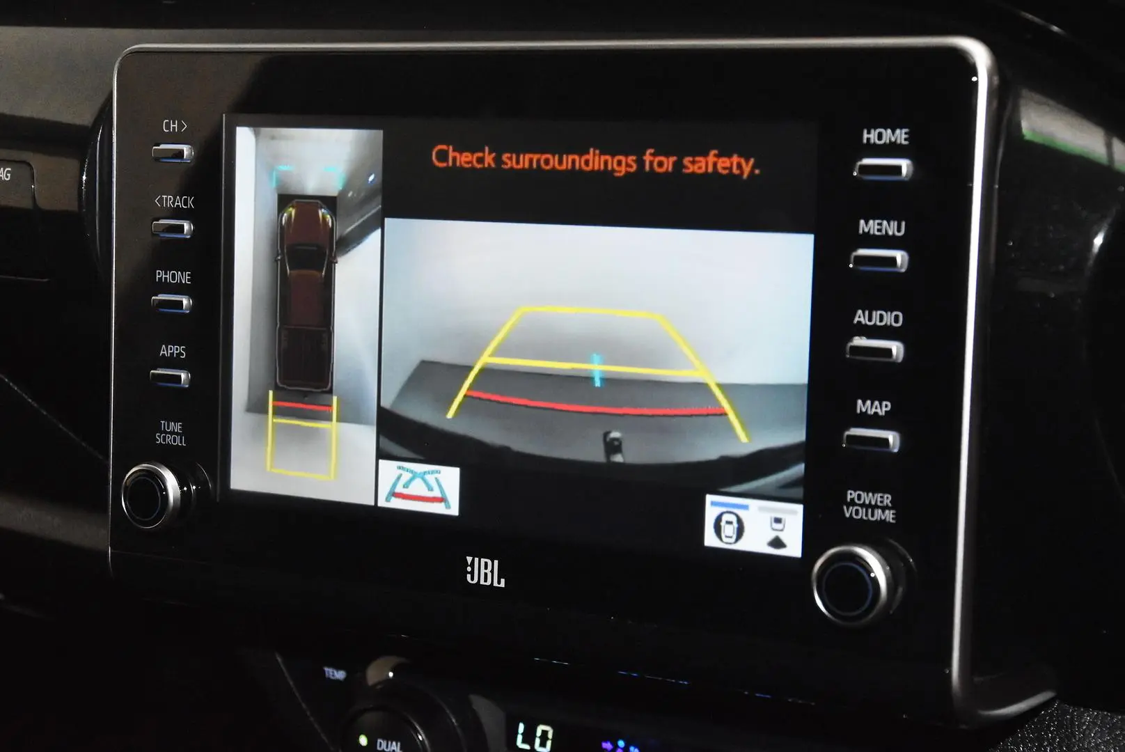 2024 Toyota Hilux Gallery Image 12