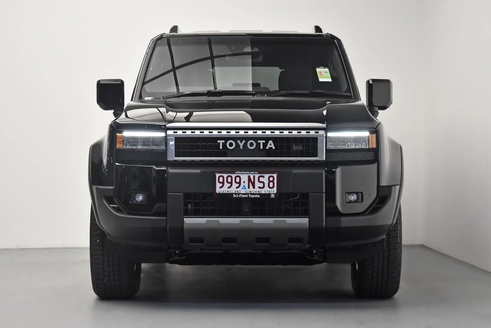 2025 Toyota Landcruiser Prado Gallery Image 2