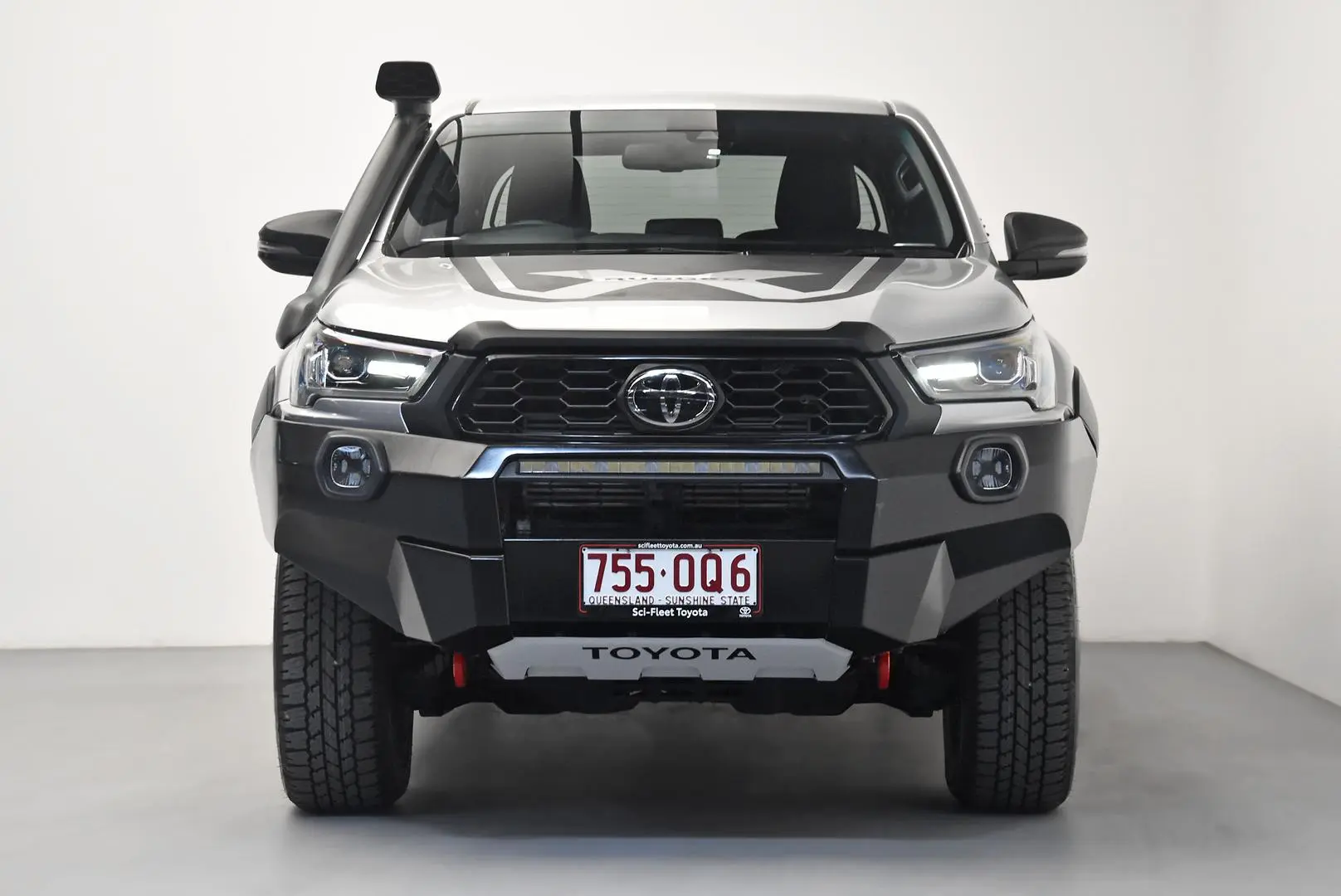 2022 Toyota Hilux Gallery Image 2