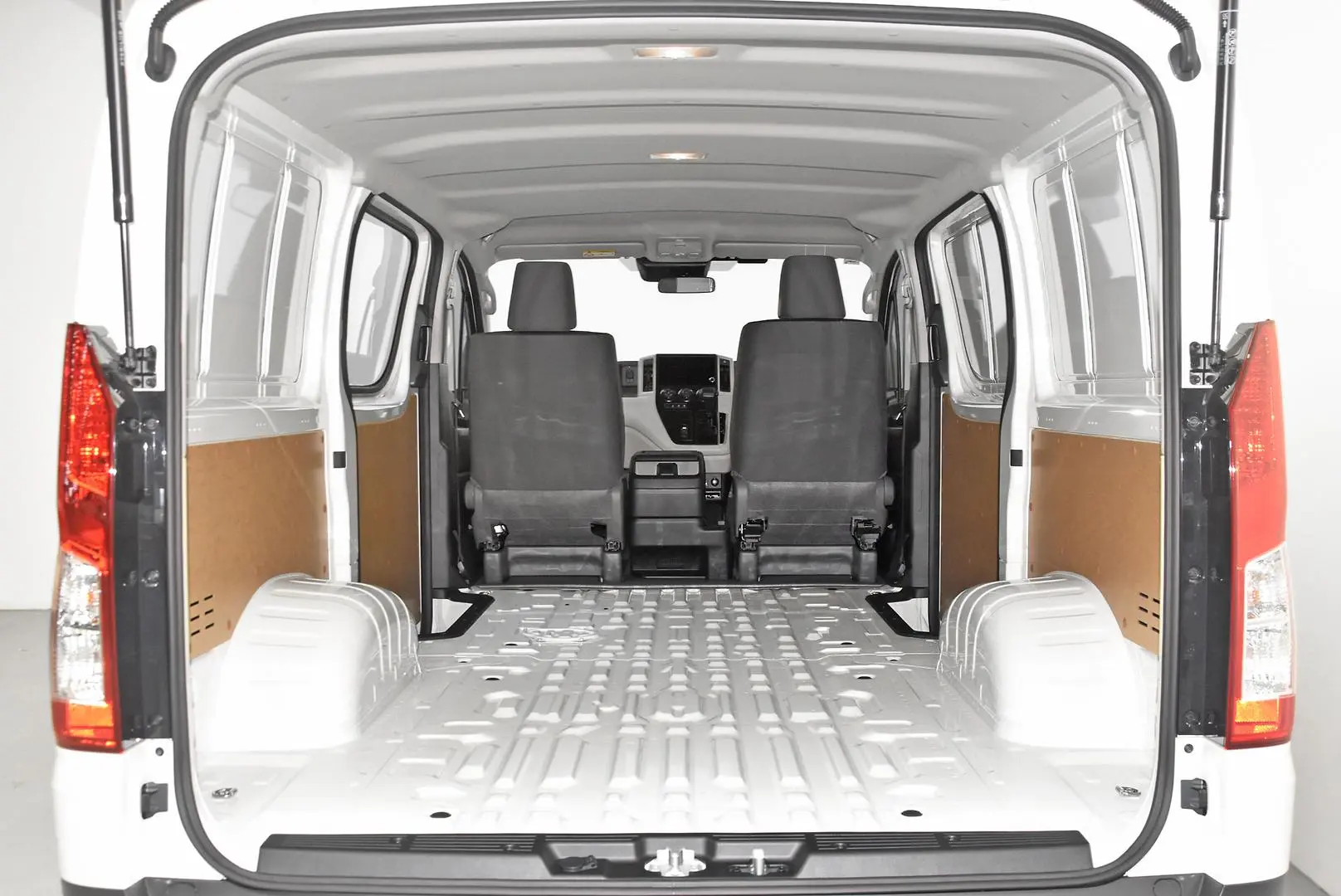 2025 Toyota Hiace Gallery Image 19