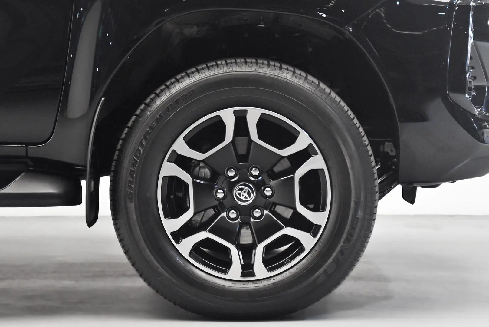 2024 Toyota Hilux Gallery Image 23