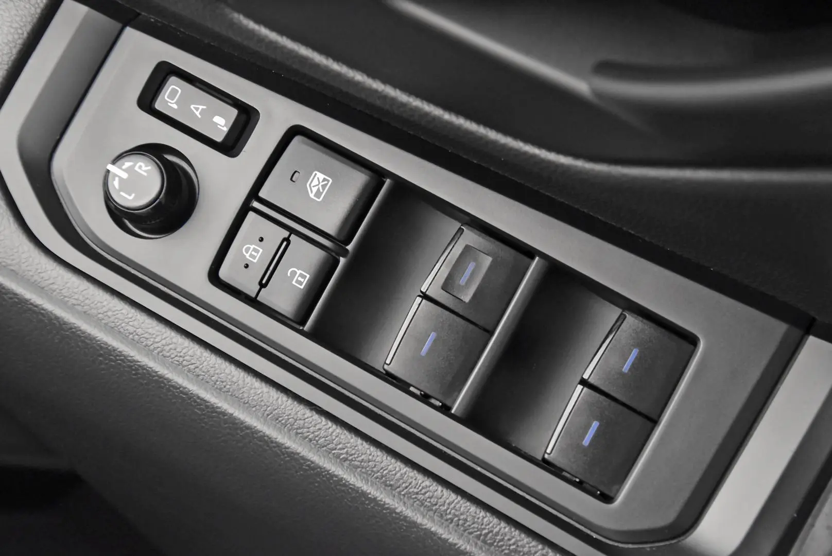 2024 Toyota Landcruiser Gallery Image 8