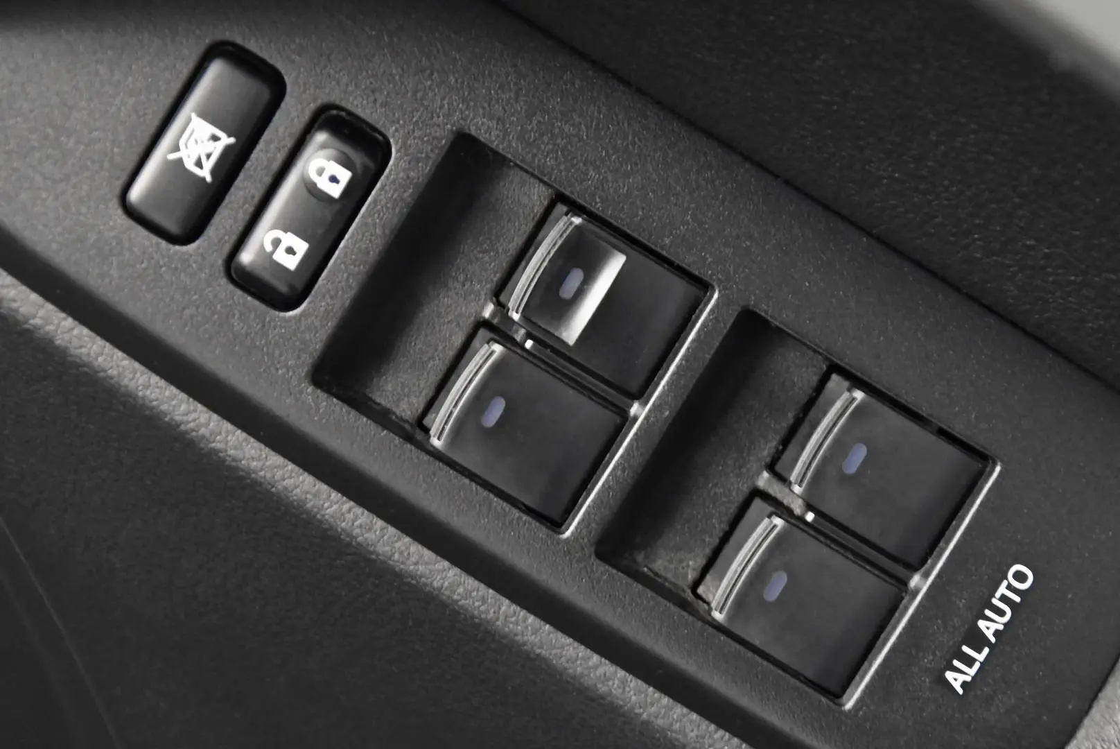 2020 Toyota Landcruiser Prado Gallery Image 8