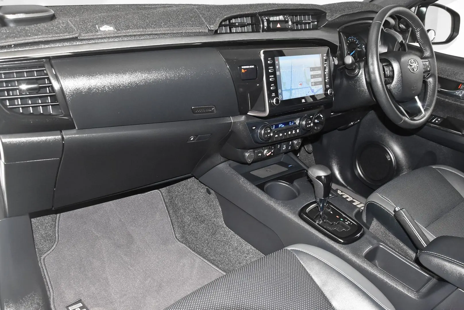 2024 Toyota Hilux Gallery Image 17