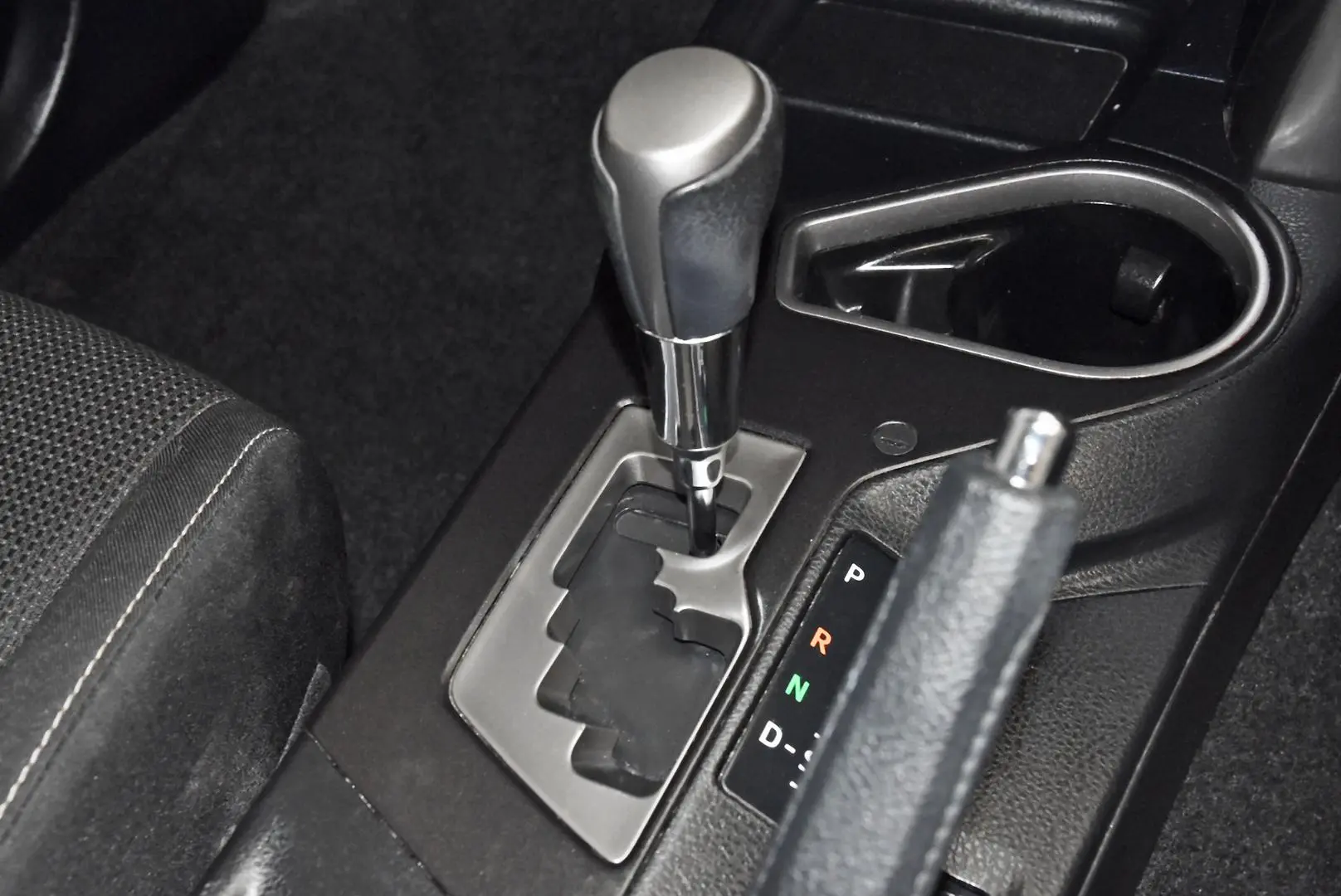 2018 Toyota RAV4 Gallery Image 13