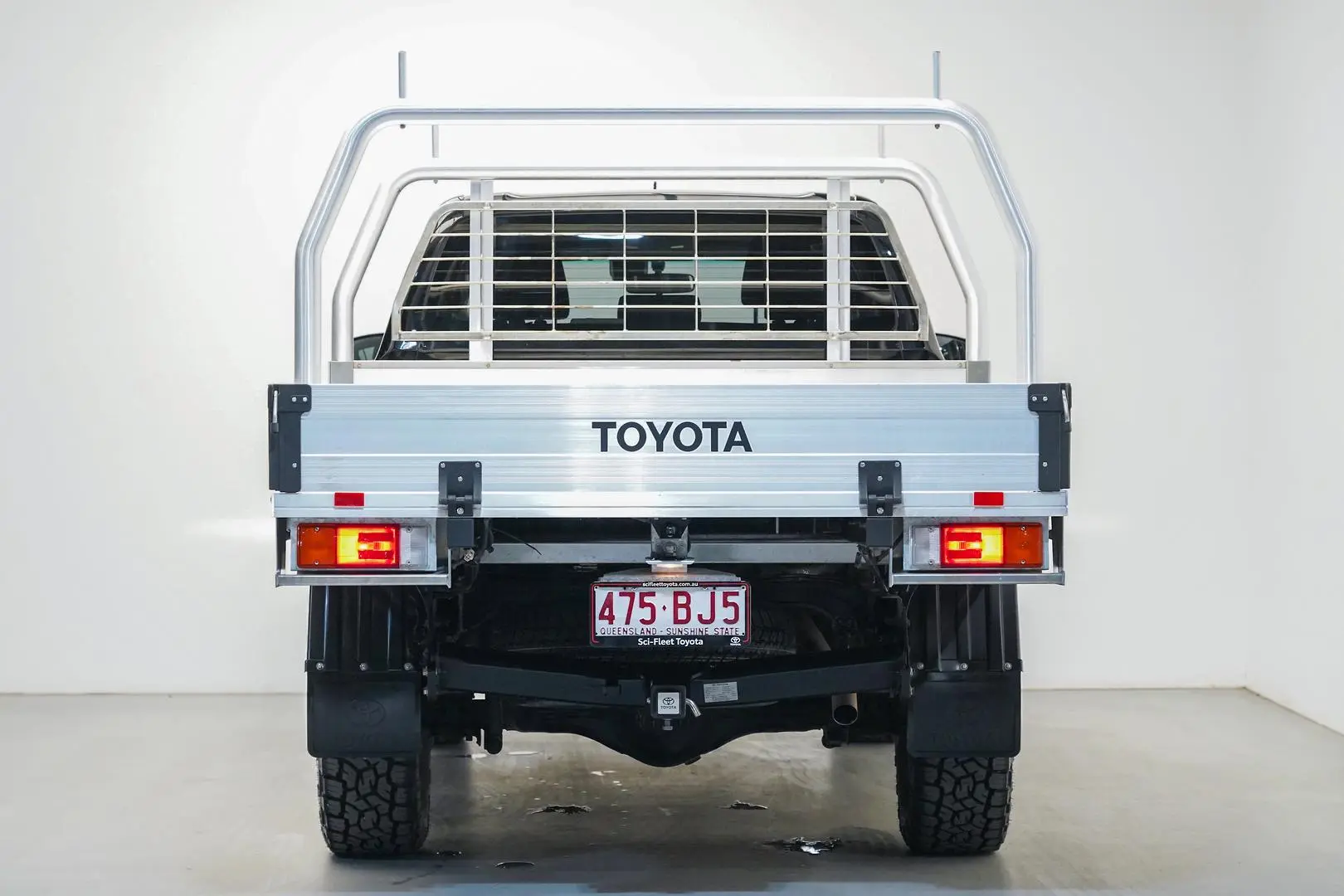 2021 Toyota Hilux Gallery Image 6