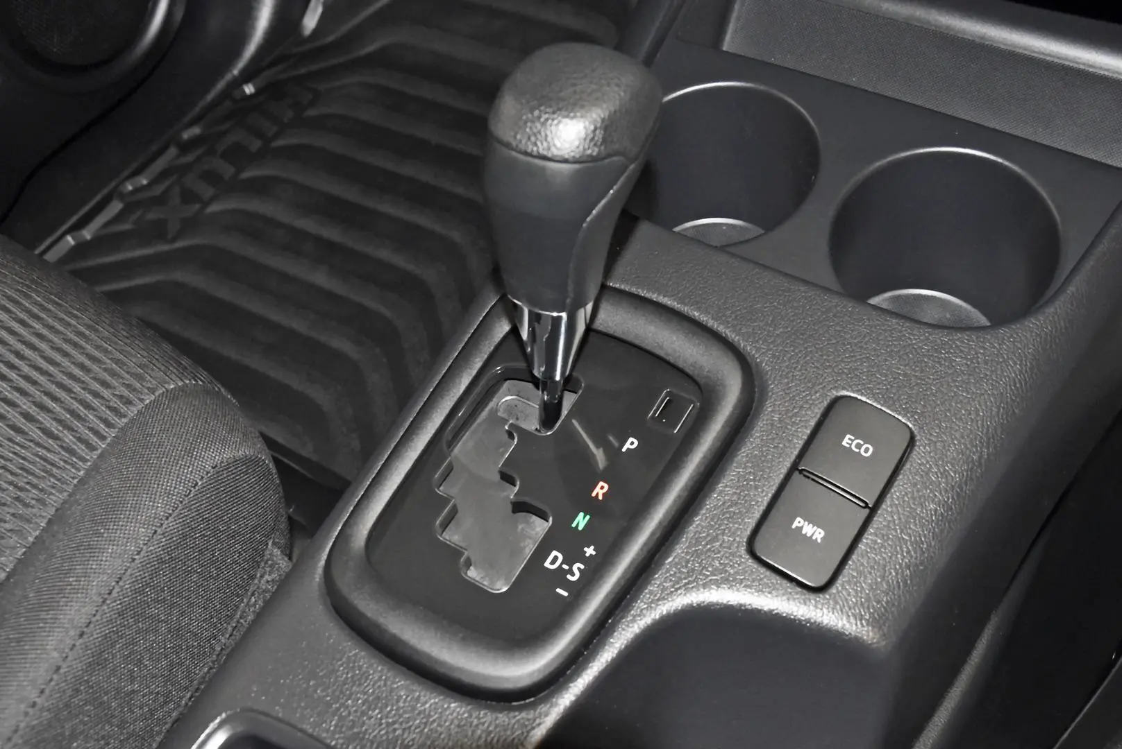 2024 Toyota Hilux Gallery Image 12