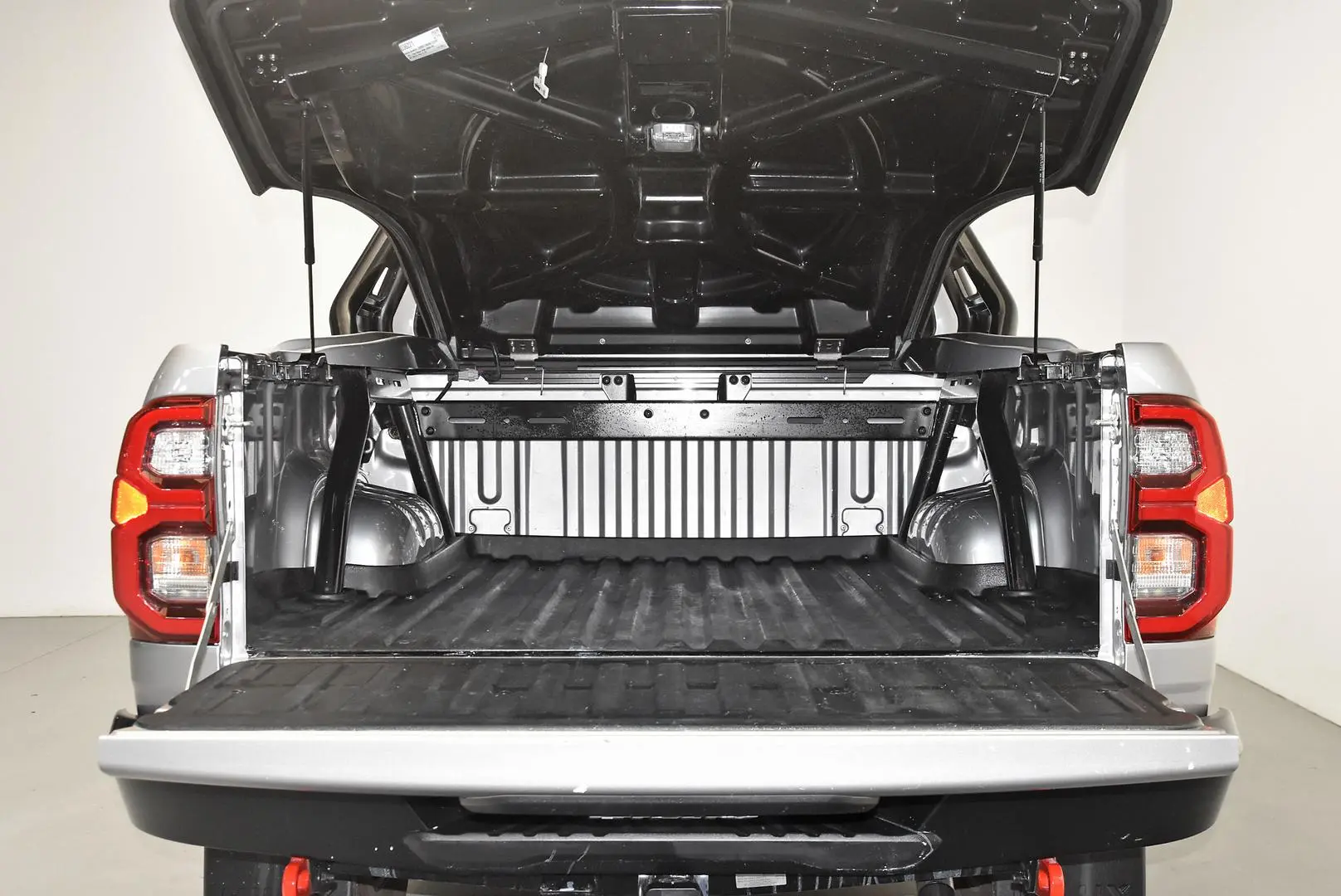 2022 Toyota Hilux Gallery Image 20