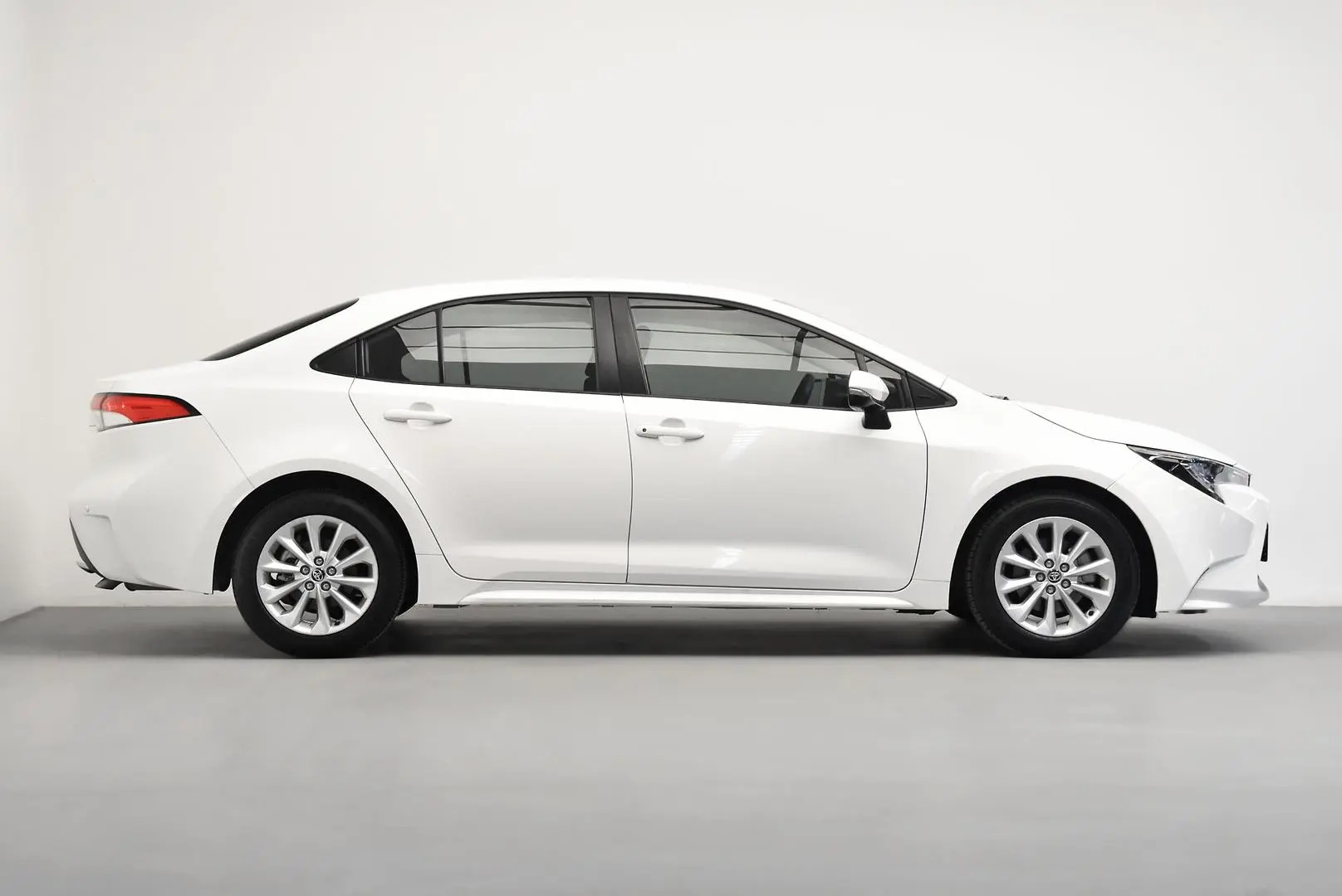 2021 Toyota Corolla Gallery Image 3