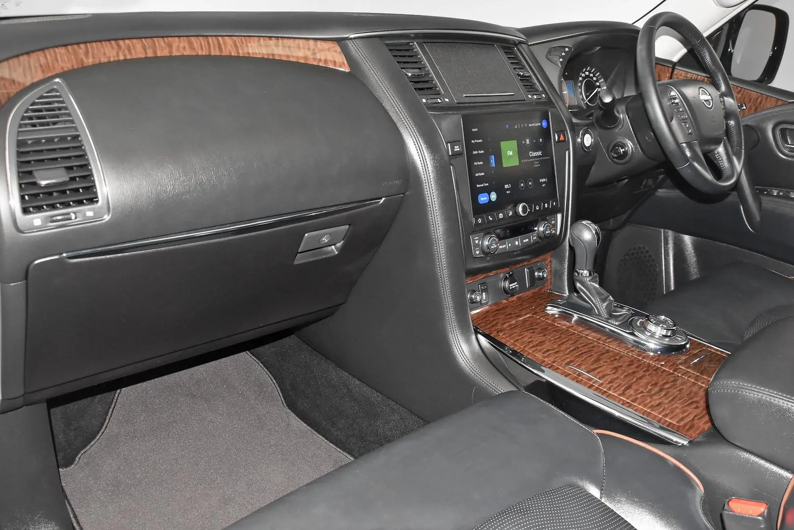 2024 Nissan Patrol Gallery Image 15