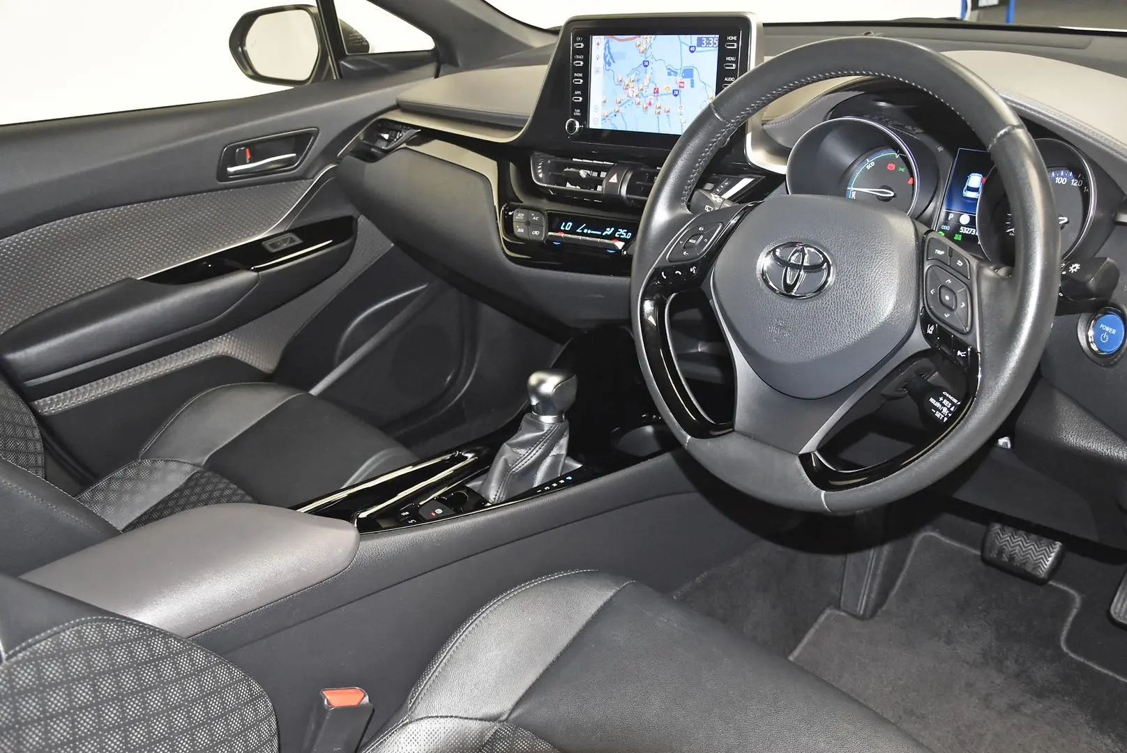 2023 Toyota C-HR Gallery Image 9