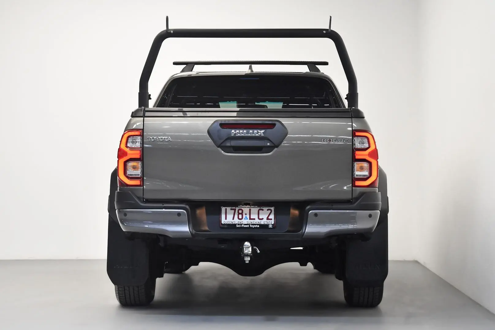 2024 Toyota Hilux Gallery Image 6