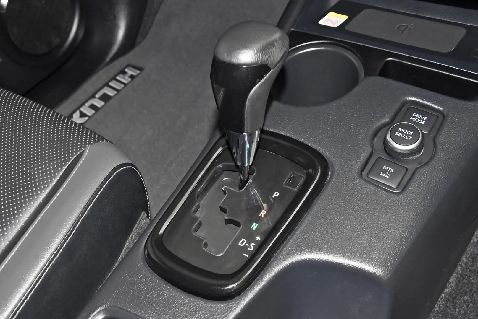 2024 Toyota Hilux Gallery Image 13