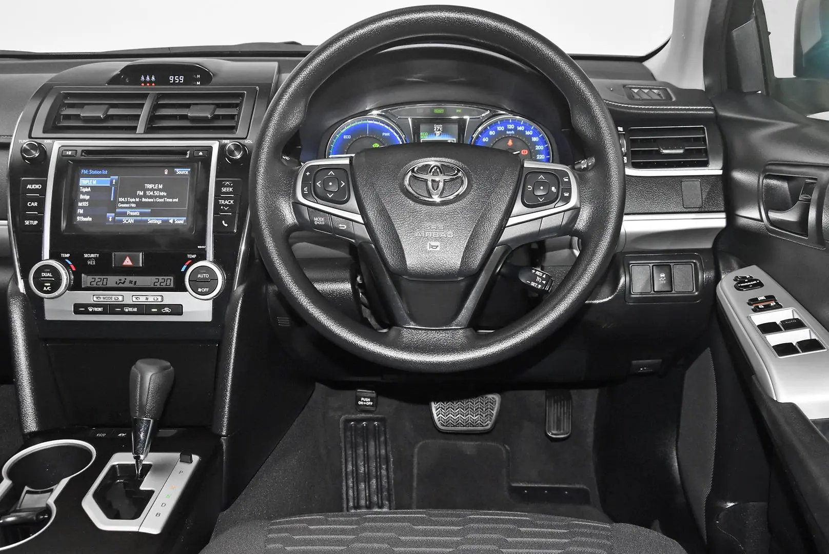 2017 Toyota Camry Gallery Image 15