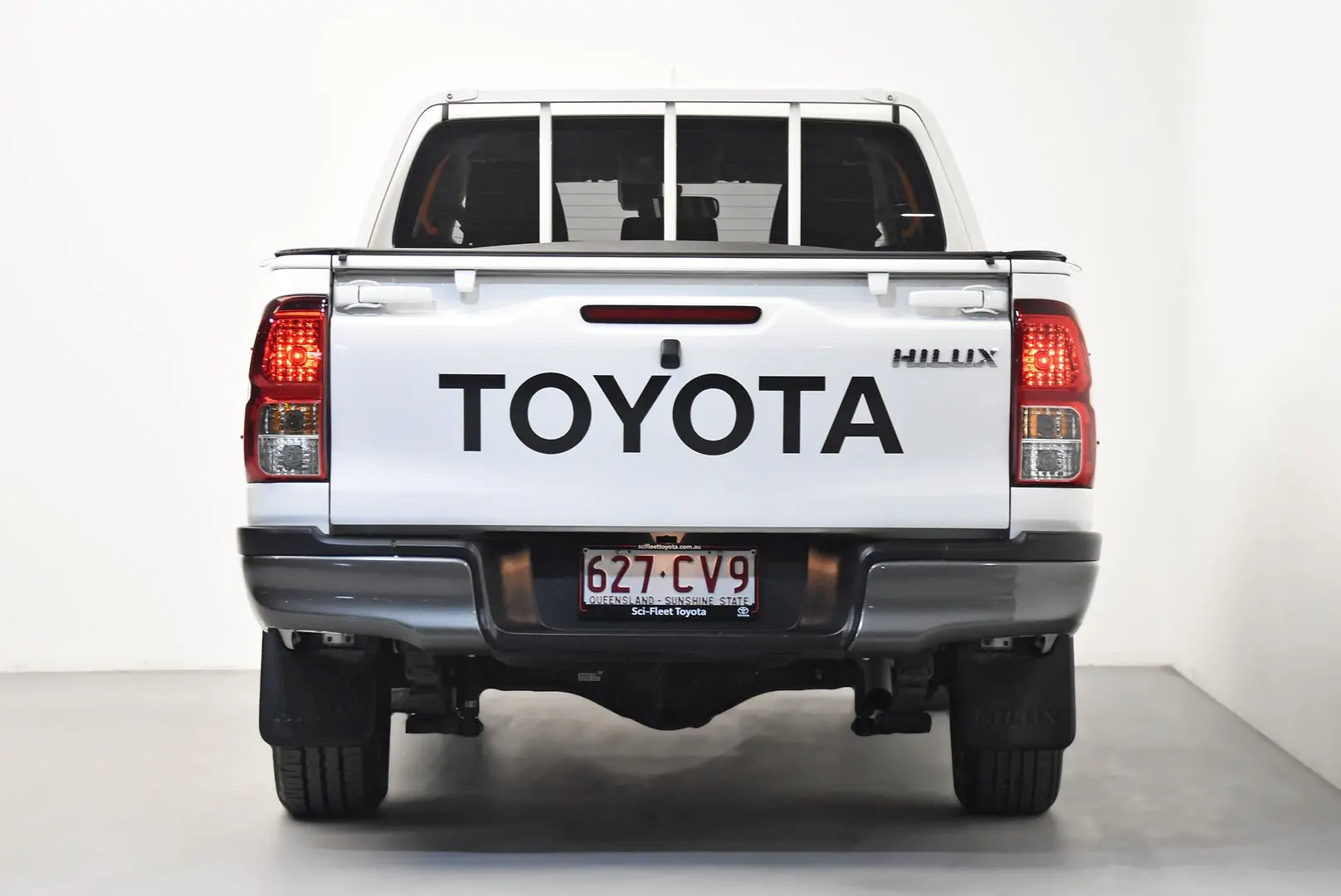 2021 Toyota Hilux Gallery Image 6