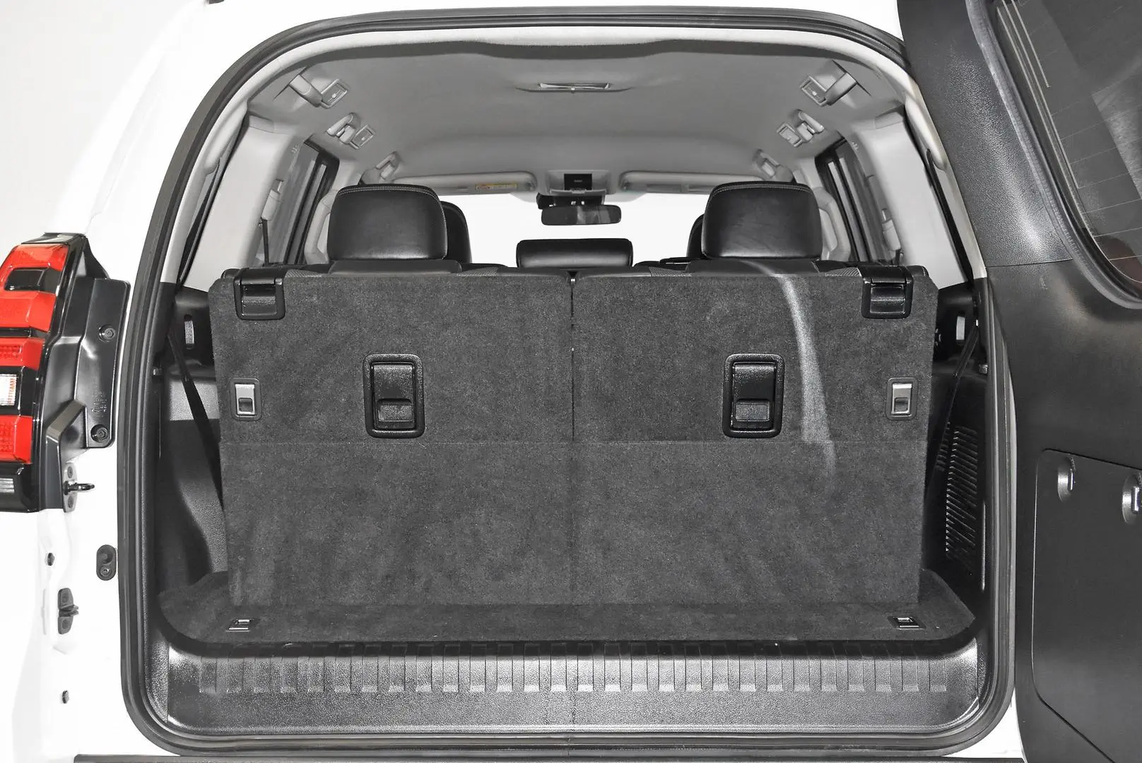 2020 Toyota Landcruiser Prado Gallery Image 20