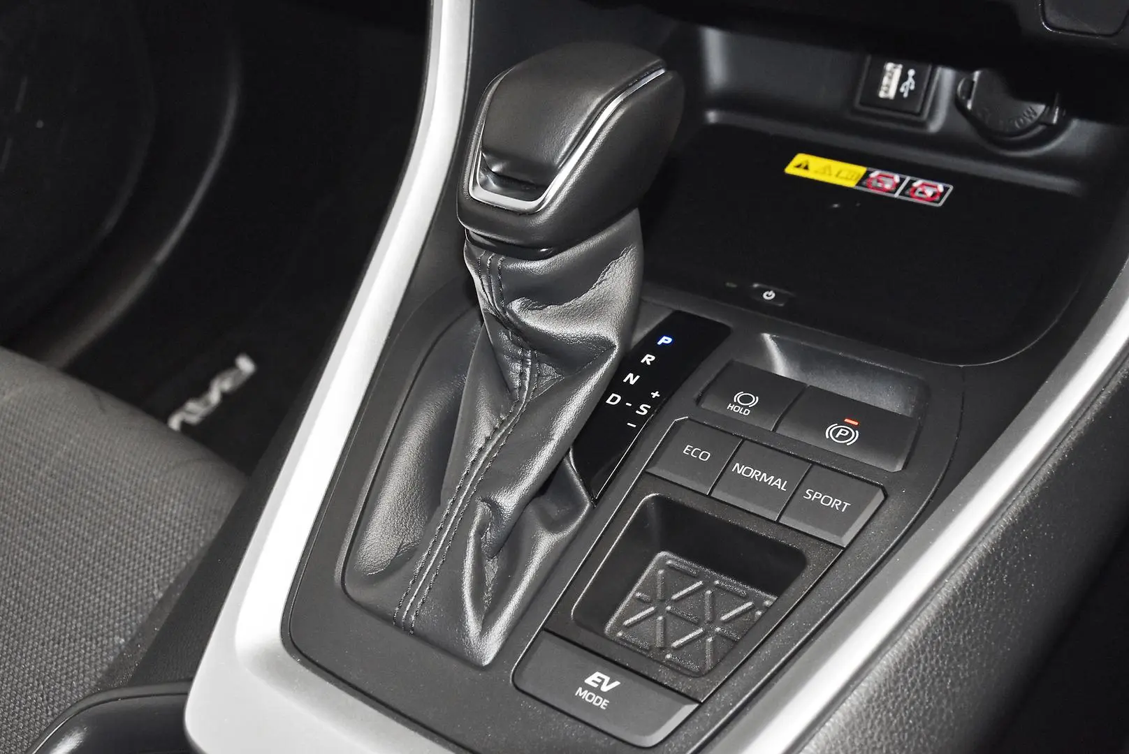 2024 Toyota RAV4 Gallery Image 14