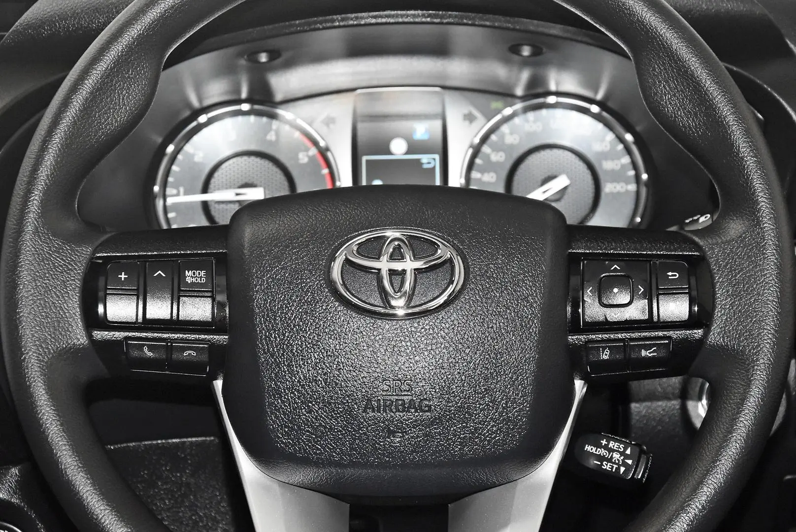 2025 Toyota Hilux Gallery Image 16