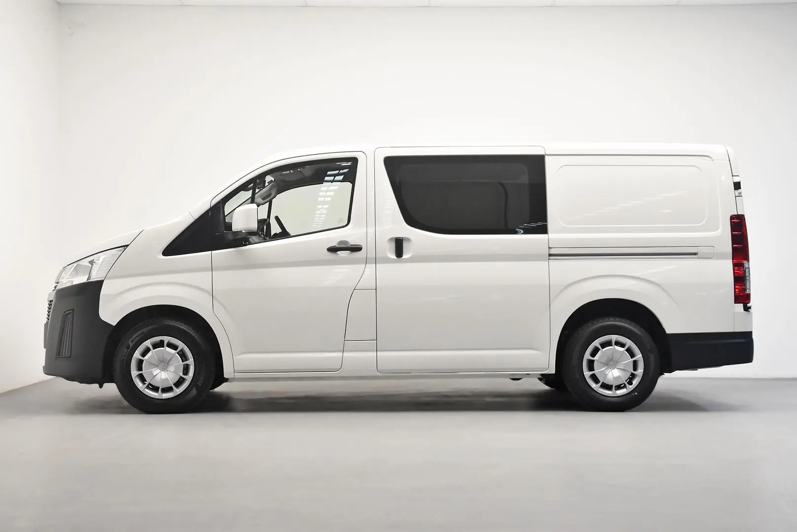2024 Toyota Hiace Gallery Image 4