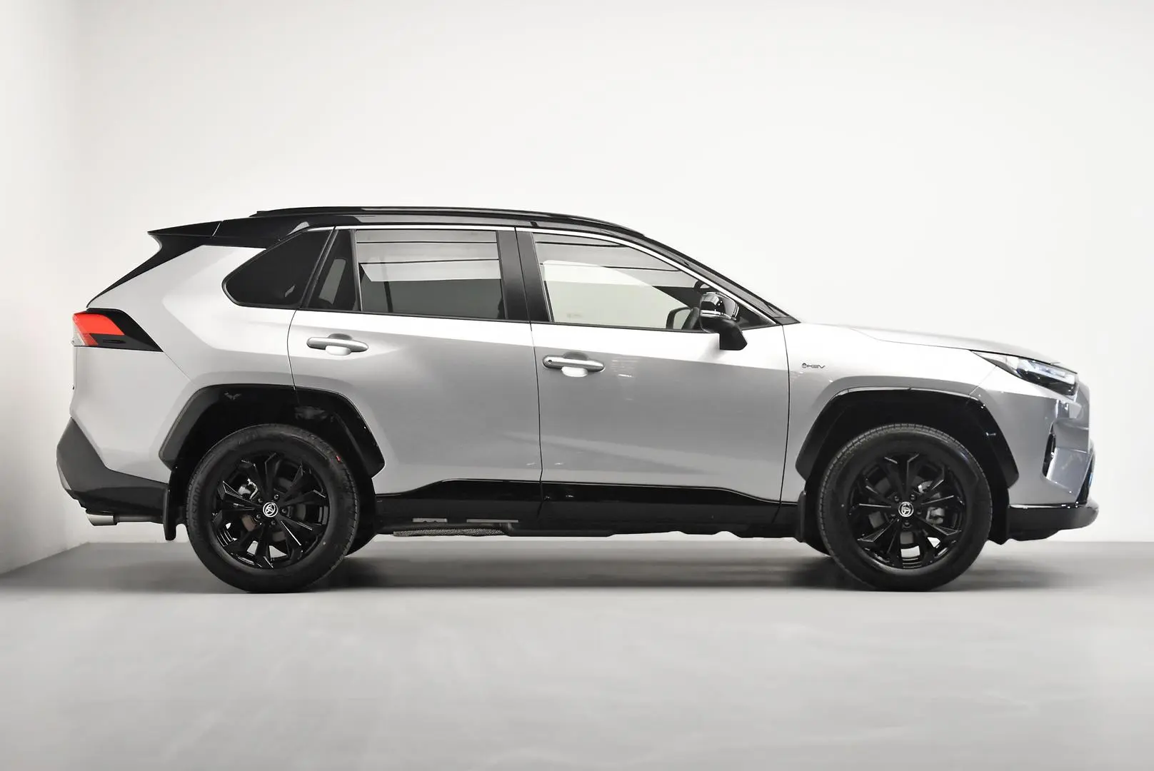 2025 Toyota RAV4 Gallery Image 3