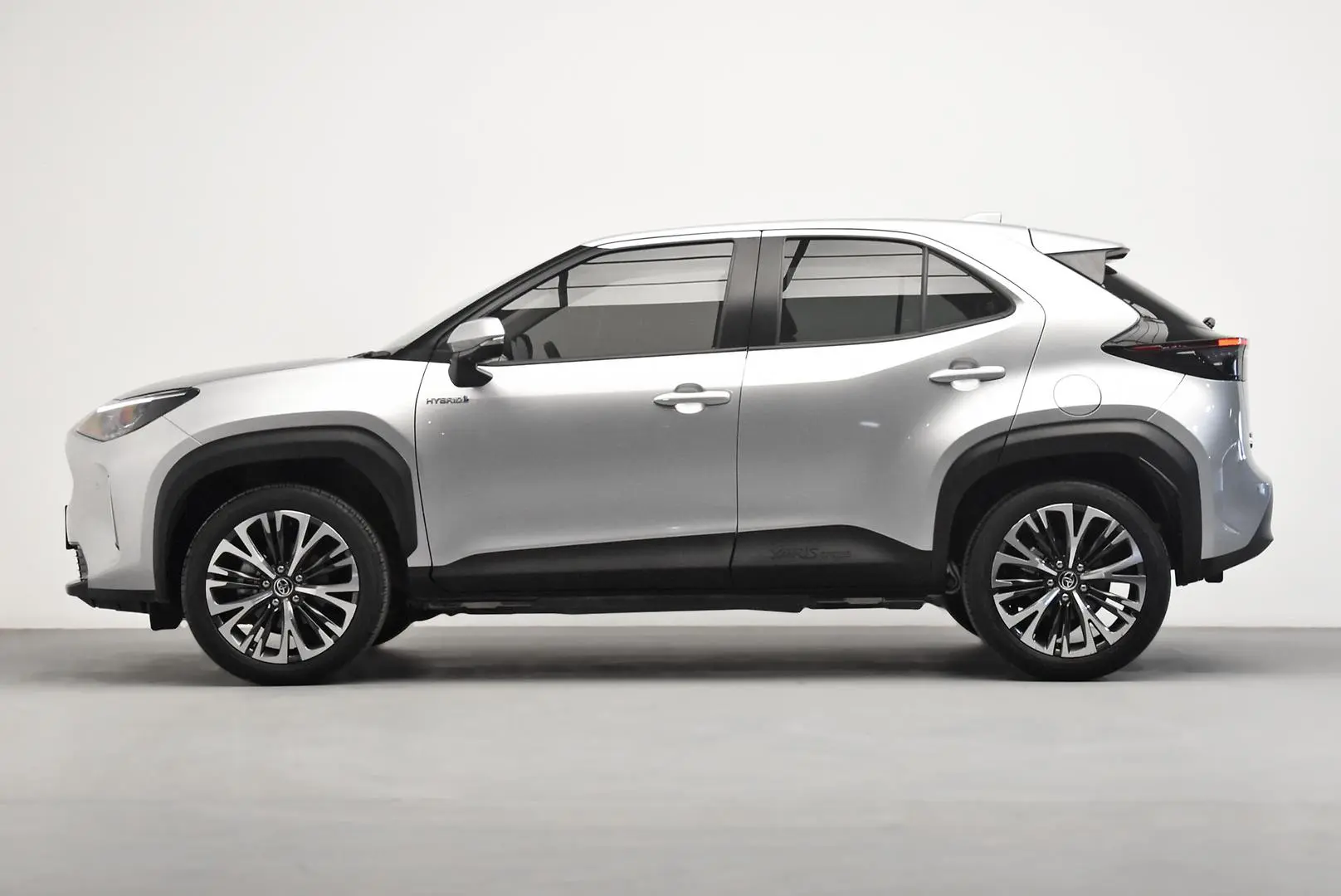 2021 Toyota Yaris Cross Gallery Image 4