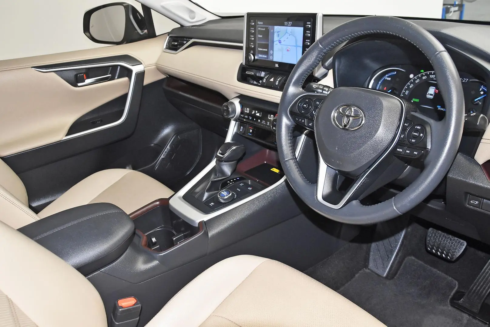 2022 Toyota RAV4 Gallery Image 9