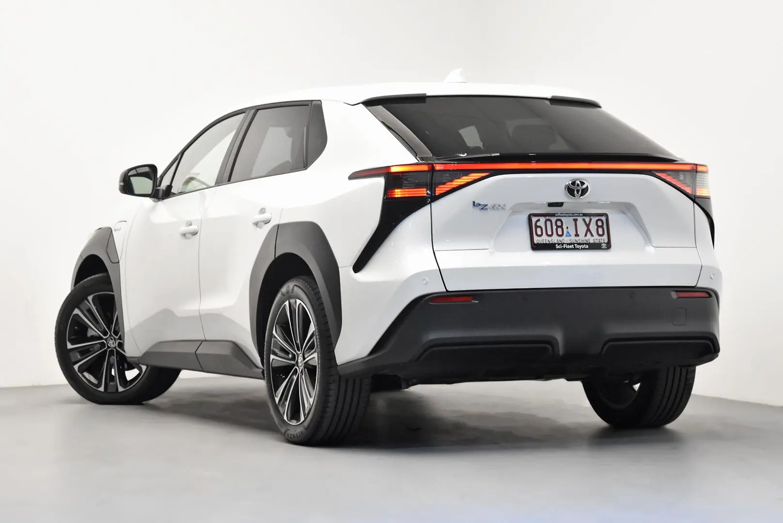 2024 Toyota bZ4X Gallery Image 5