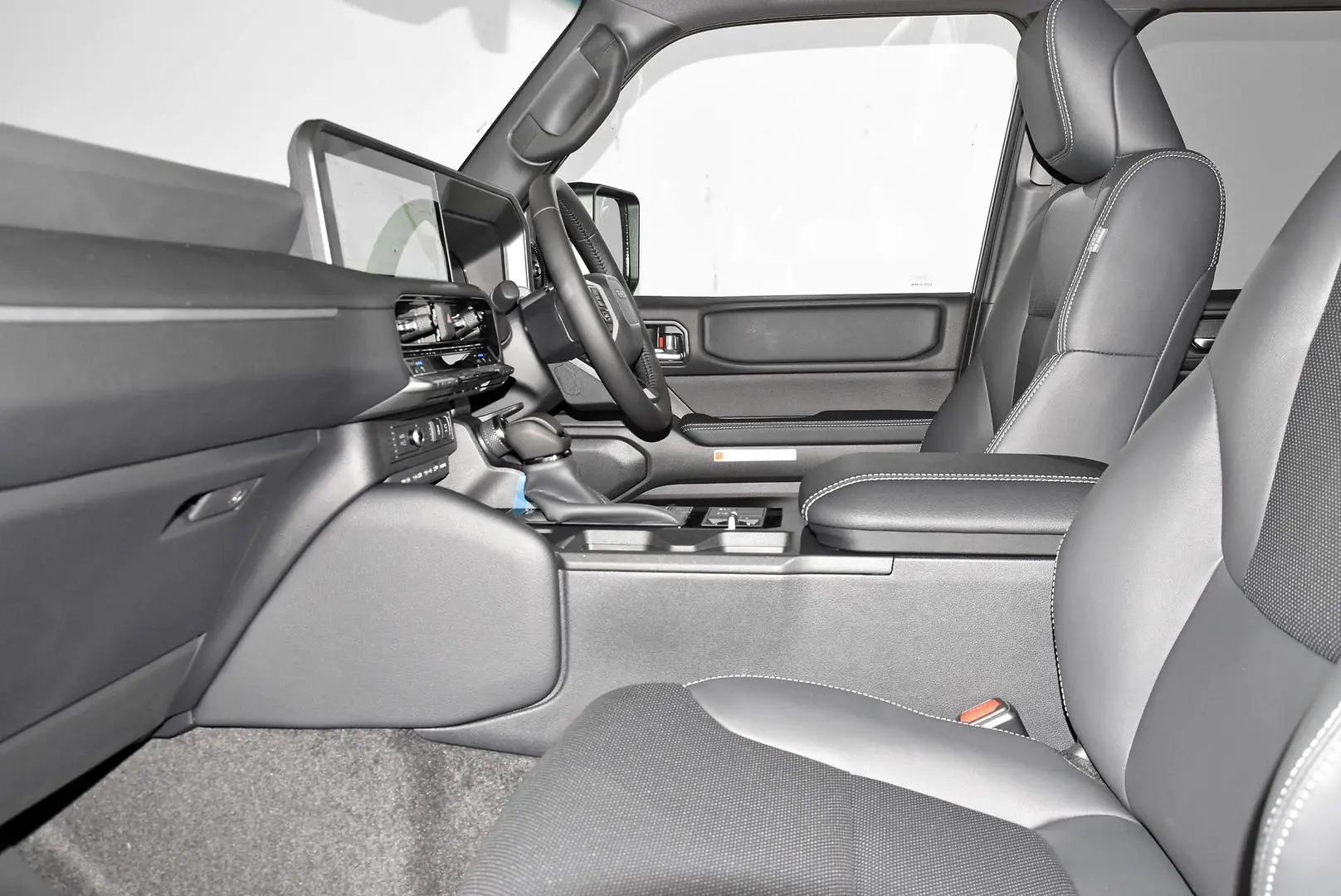 2025 Toyota Landcruiser Prado Gallery Image 16