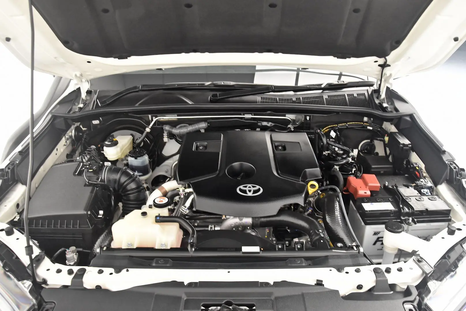 2024 Toyota Hilux Gallery Image 22