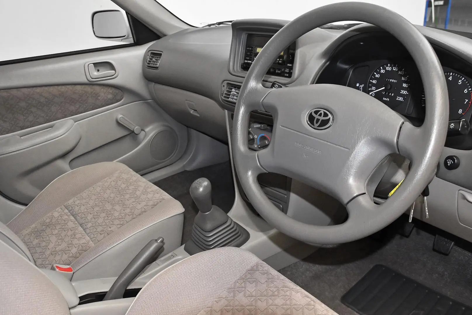 2000 Toyota Corolla Gallery Image 8